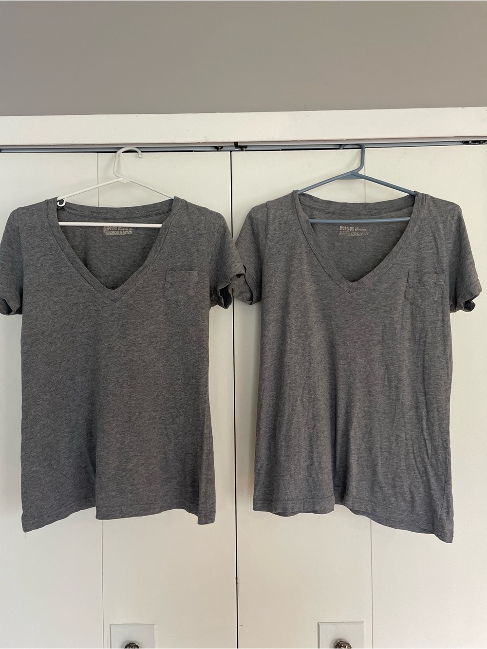 Women’s Medium Mossimo supply co Gray Boyfriend V-Neck Pocket Tee - Set of 2